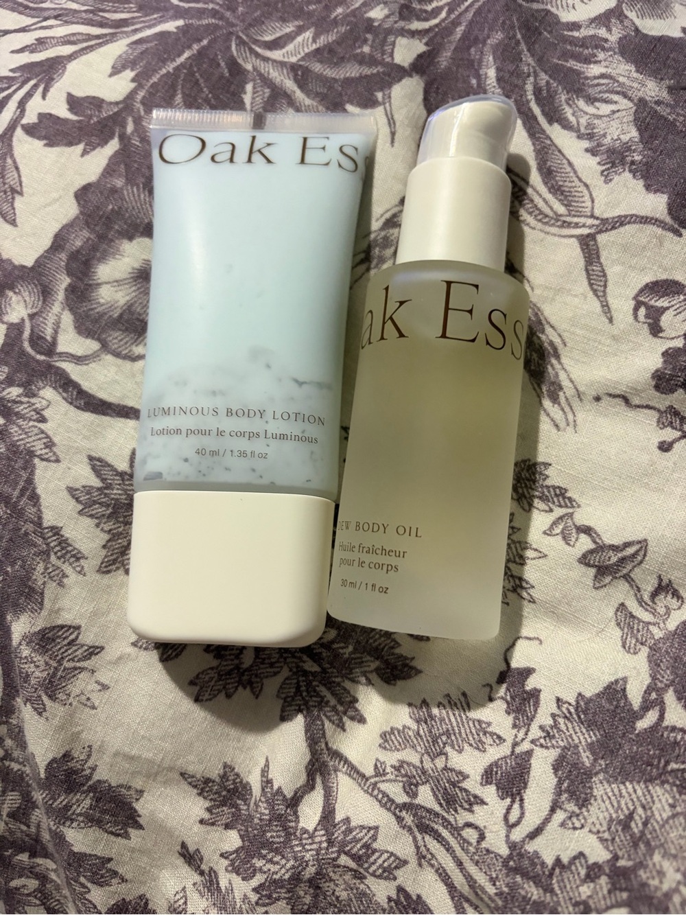 Oak Essence Luminous Body Lotion & Body Oil - White/Cream
